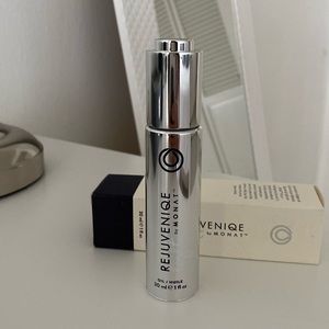 Monat Rejuveniqe Oil